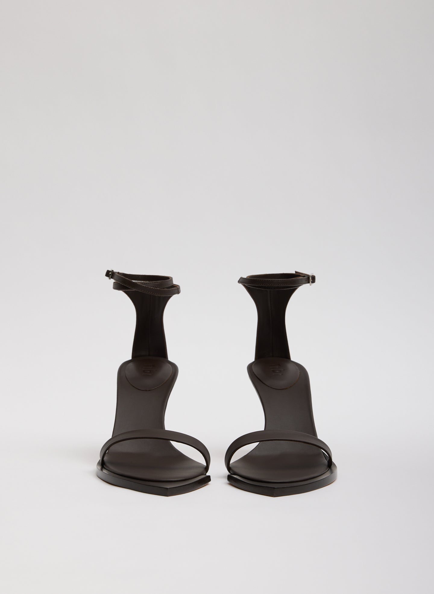 Erno Heel | Tibi