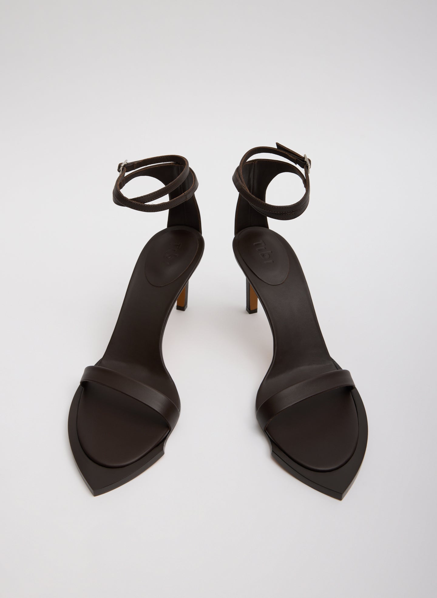 Erno Heel | Tibi