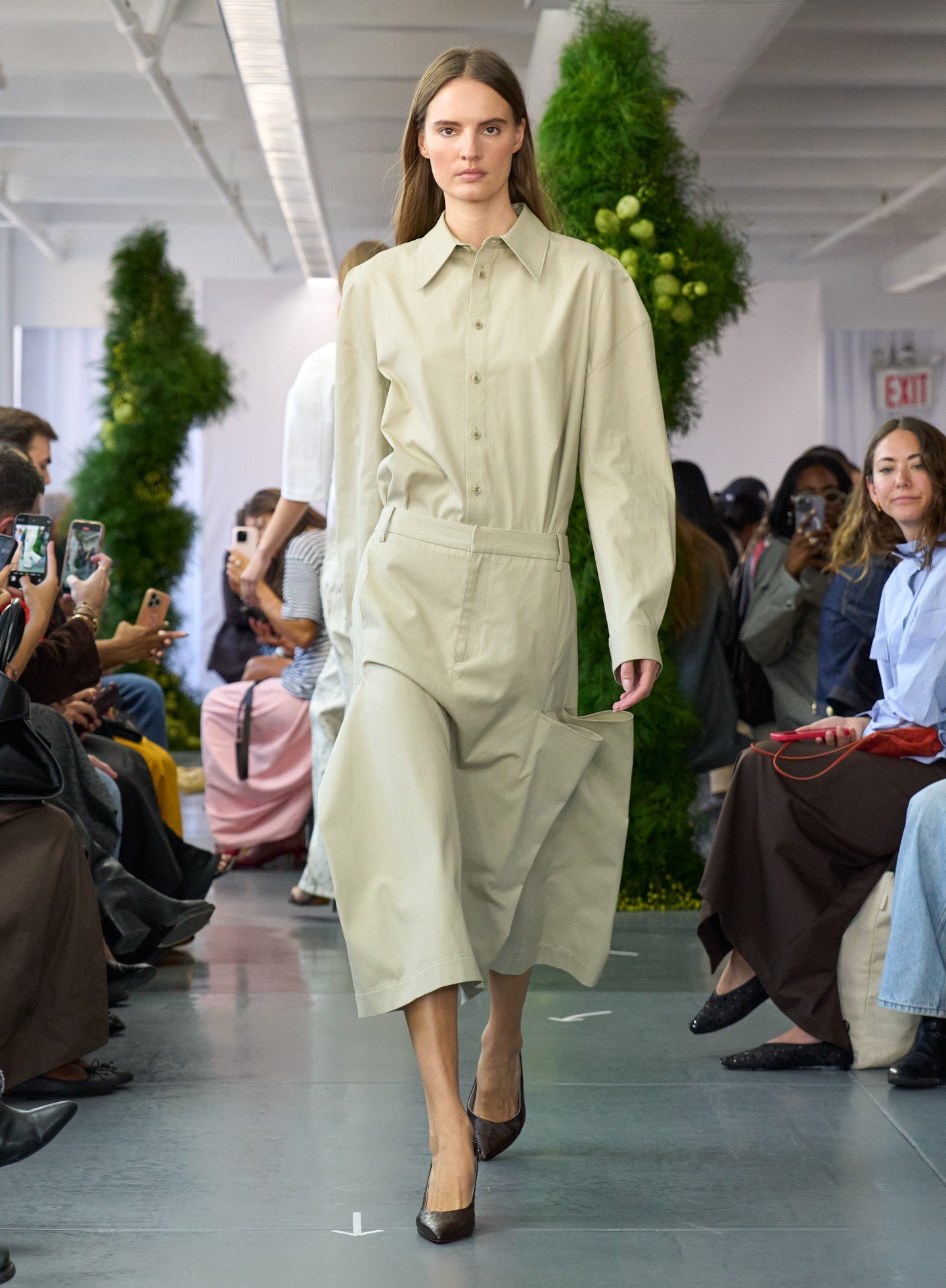 Luxe Spring Twill Tucked Pleat Skirt | Tibi