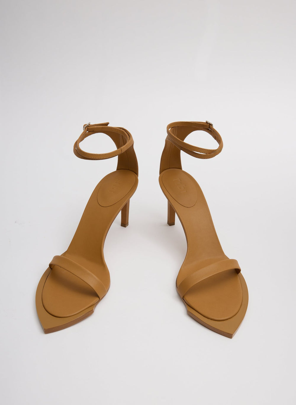 Erno Heel | Tibi