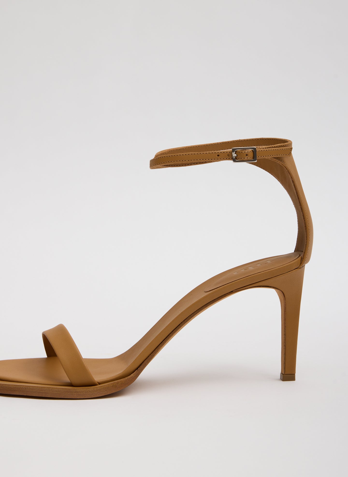 Erno Heel | Tibi