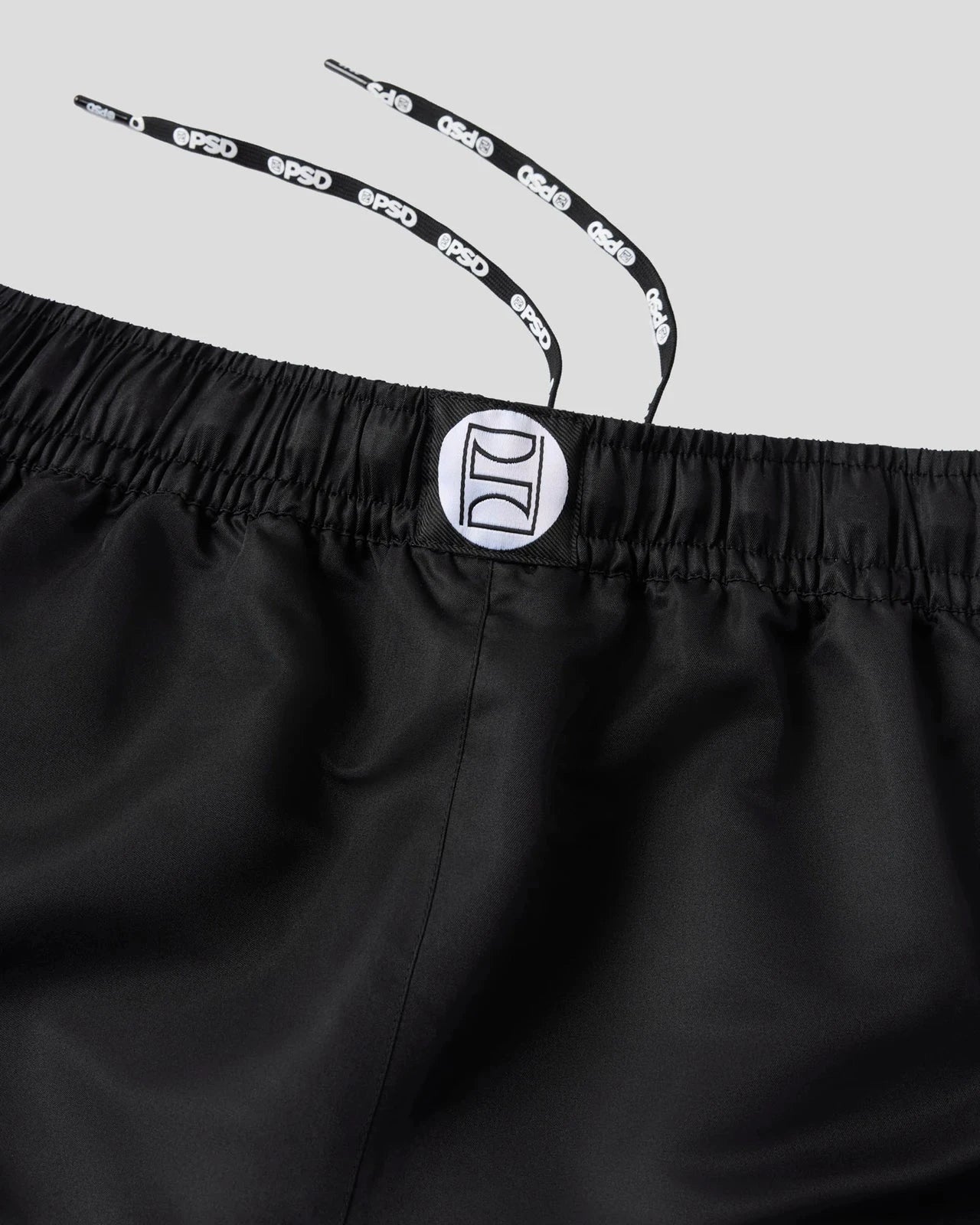 PSD Black Essential Short - Essential Short